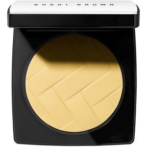 NWOT Bobbi Brown Vitamin Enriched Pressed Powder in Shade “Yellow”